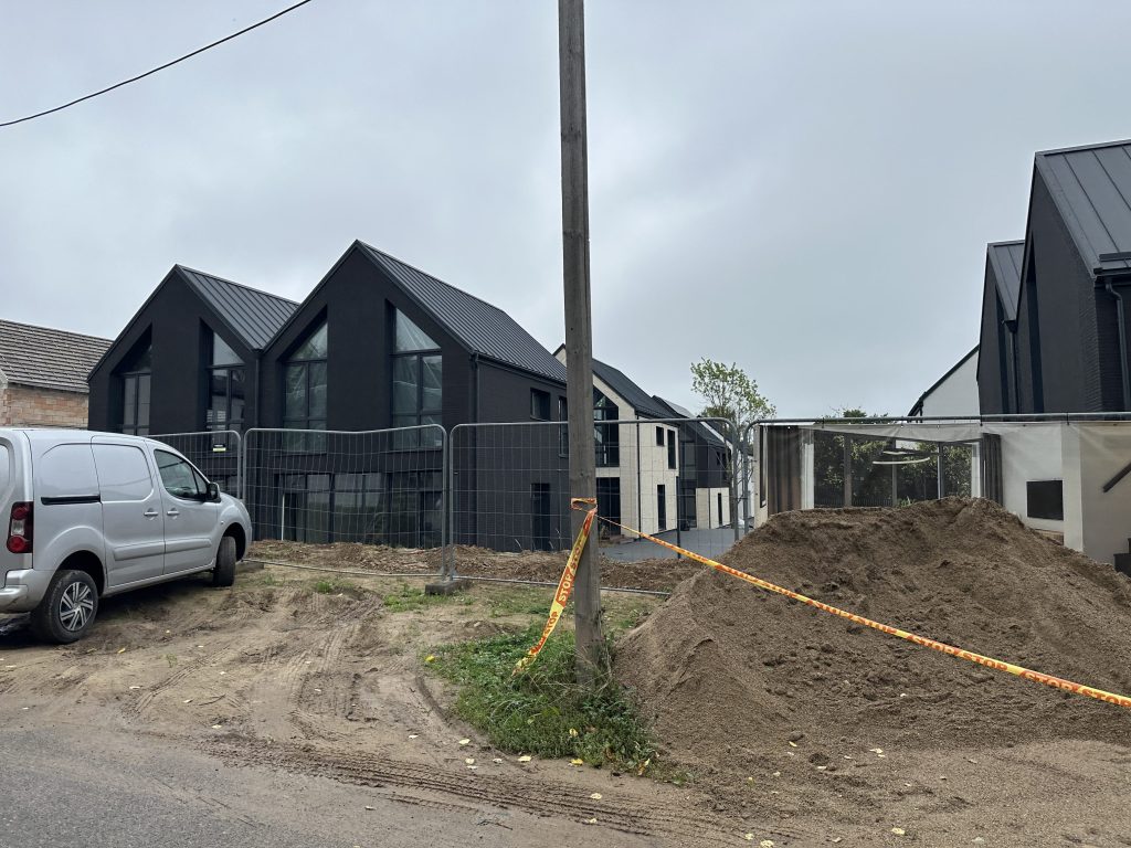 Pavilnio svajos 1 etapas (Žemoji g. 108, 110) - Row housing - construction photos