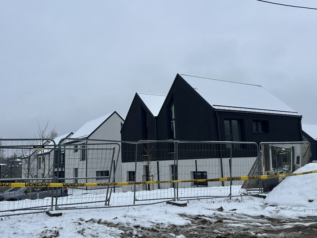 Pavilnio svajos 1 etapas (Žemoji g. 108, 110) - Row housing - construction photos