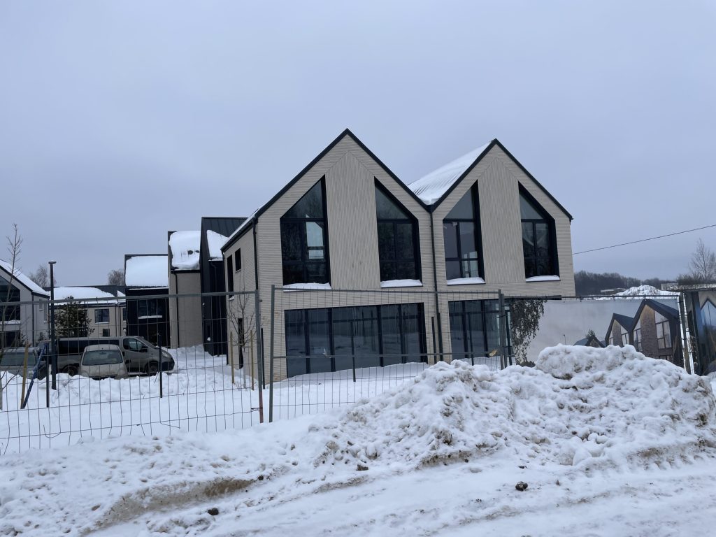 Pavilnio svajos 1 etapas (Žemoji g. 108, 110) - Row housing - construction photos