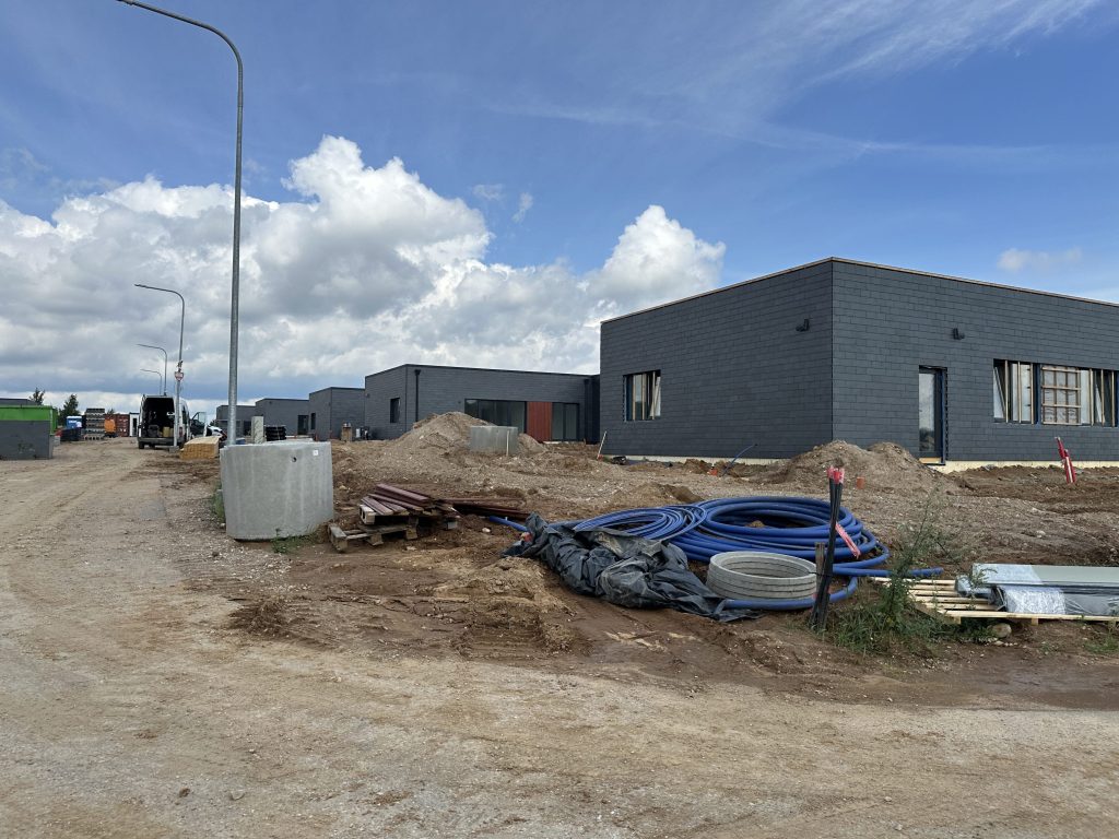 Bičiulių parkas (Ryto g. 1, 3, 5, 7, 9, 11, 13, 15, 17, 19 -  89, Ryto g. 2, 4, 6 - 28, Saulėtekio g. 1, 3, 5 - 13, Pabalių g. 14, 16, 18, 20 - 44.) - Eramajade rajoon - ehituse fotod