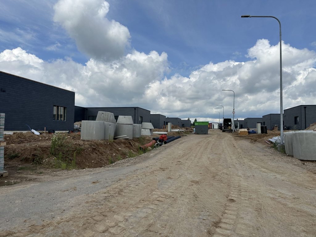 Bičiulių parkas (Ryto g. 1, 3, 5, 7, 9, 11, 13, 15, 17, 19 -  89, Ryto g. 2, 4, 6 - 28, Saulėtekio g. 1, 3, 5 - 13, Pabalių g. 14, 16, 18, 20 - 44.) - Eramajade rajoon - ehituse fotod