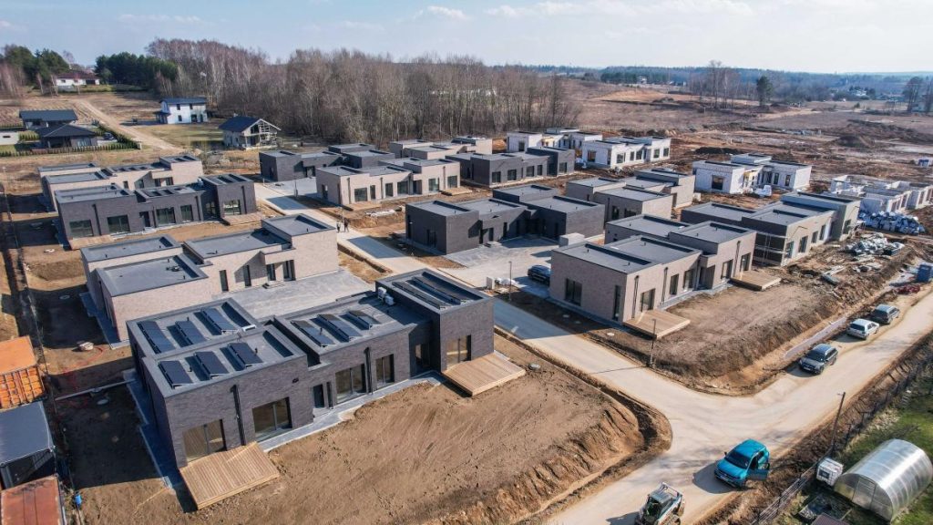 Bičių slėnis (Bitininkų g., Didžiasalio k.) - Eramajade rajoon - ehituse fotod