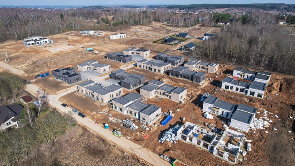 Bičių slėnis (Bitininkų g., Didžiasalio k.) - Eramajade rajoon - ehituse fotod