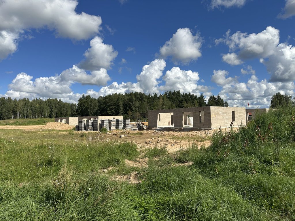 Asiūklės parkas (Asiūklės g. 27, 29, 31, 33, 35, 37, Pakalnės g. 1, 2, 3, 4, 5, 6, 7 - 37, Briknių g. 1, 2, 3, 4, 5, 6, 7 - 62) - Eramajade rajoon - ehituse fotod