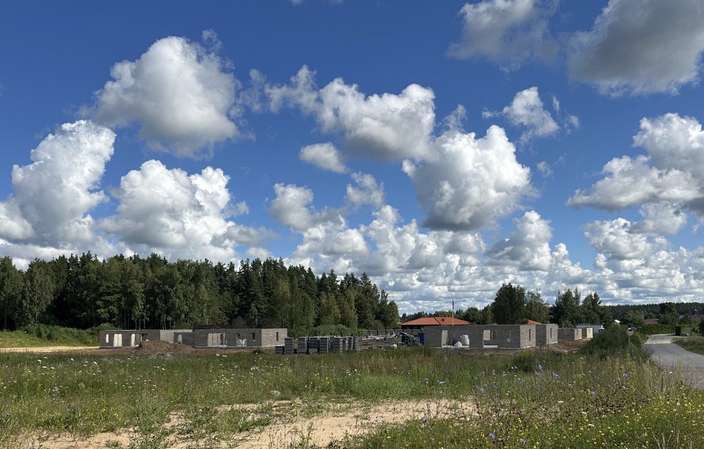 Asiūklės parkas (Asiūklės g. 27, 29, 31, 33, 35, 37, Pakalnės g. 1, 2, 3, 4, 5, 6, 7 - 37, Briknių g. 1, 2, 3, 4, 5, 6, 7 - 62) - Eramajade rajoon - ehituse fotod