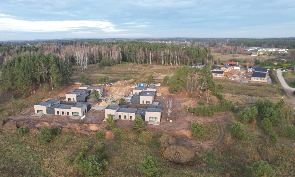 Asiūklės parkas (Asiūklės g. 27, 29, 31, 33, 35, 37, Pakalnės g. 1, 2, 3, 4, 5, 6, 7 - 37, Briknių g. 1, 2, 3, 4, 5, 6, 7 - 62) - Eramajade rajoon - ehituse fotod