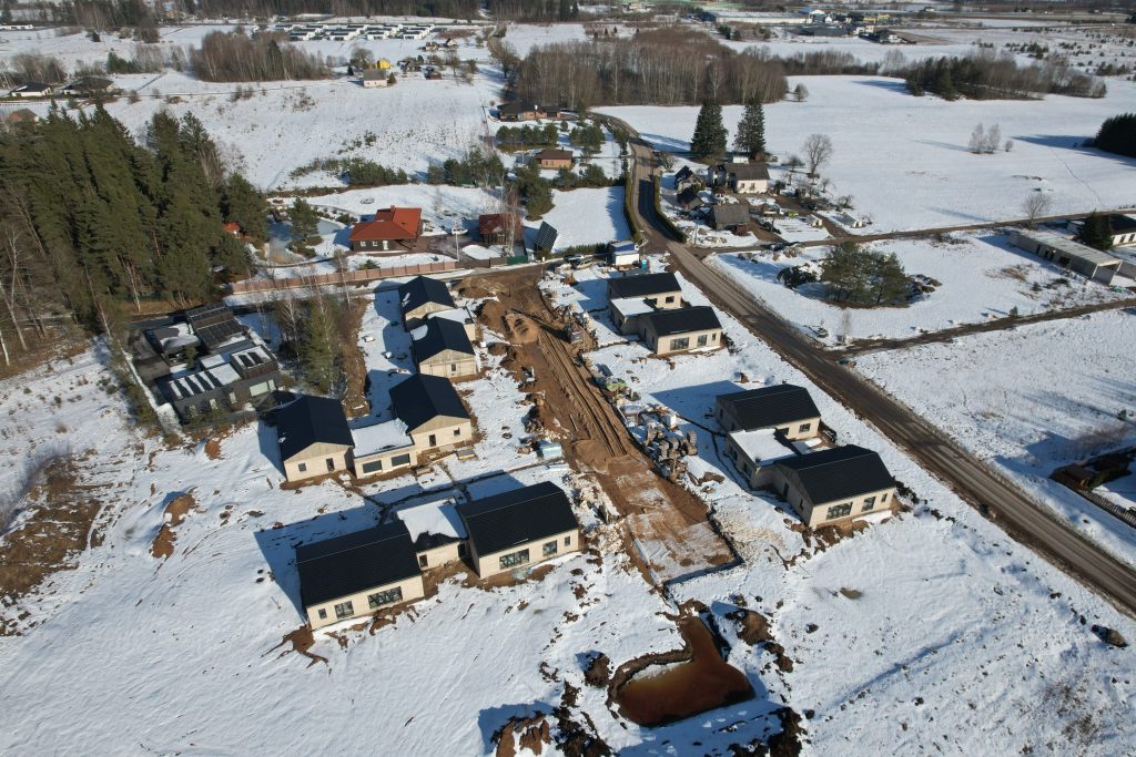 Asiūklės parkas (Asiūklės g. 27, 29, 31, 33, 35, 37, Pakalnės g. 1, 2, 3, 4, 5, 6, 7 - 37, Briknių g. 1, 2, 3, 4, 5, 6, 7 - 62) - Eramajade rajoon - ehituse fotod