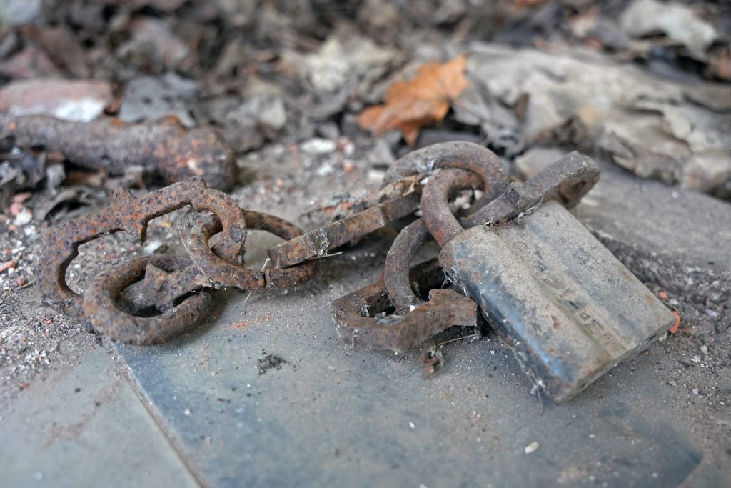 Lielo kapu vērtību saglabāšana un teritorijas infrastruktūras attīstība (Klusā iela 2) - Matuseteenused, Park - ehituse fotod