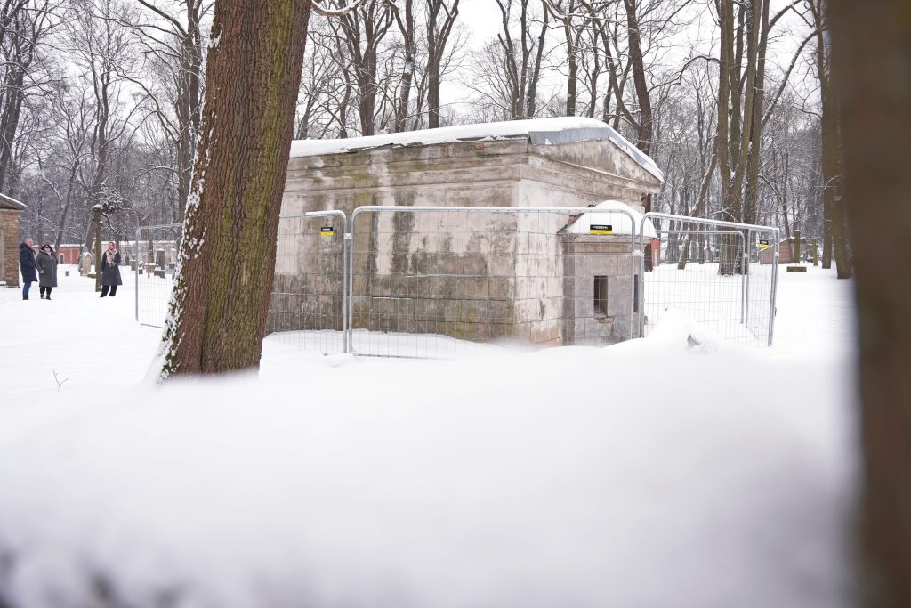 Lielo kapu vērtību saglabāšana un teritorijas infrastruktūras attīstība (Klusā iela 2) - Matuseteenused, Park - ehituse fotod