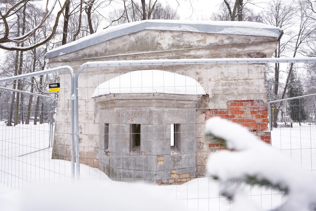 Lielo kapu vērtību saglabāšana un teritorijas infrastruktūras attīstība (Klusā iela 2) - Matuseteenused, Park - ehituse fotod
