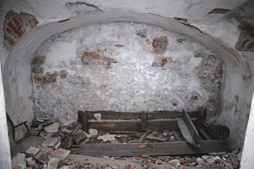 Lielo kapu vērtību saglabāšana un teritorijas infrastruktūras attīstība (Klusā iela 2) - Matuseteenused, Park - ehituse fotod