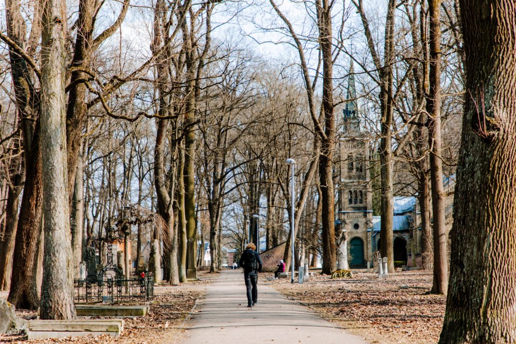 Lielo kapu vērtību saglabāšana un teritorijas infrastruktūras attīstība (Klusā iela 2) - Matuseteenused, Park - ehituse fotod