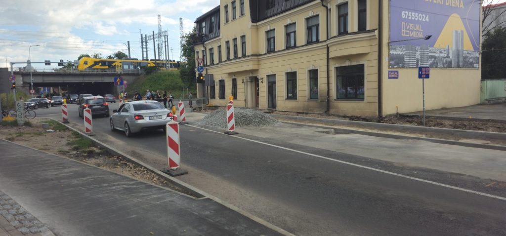 Lāčplēša ielas posma no Ernesta Birznieka-Upīša ielas līdz Satekles ielai pārbūve (Lāčplēša ielā 76) - Ceļš - būvdarbu attēli