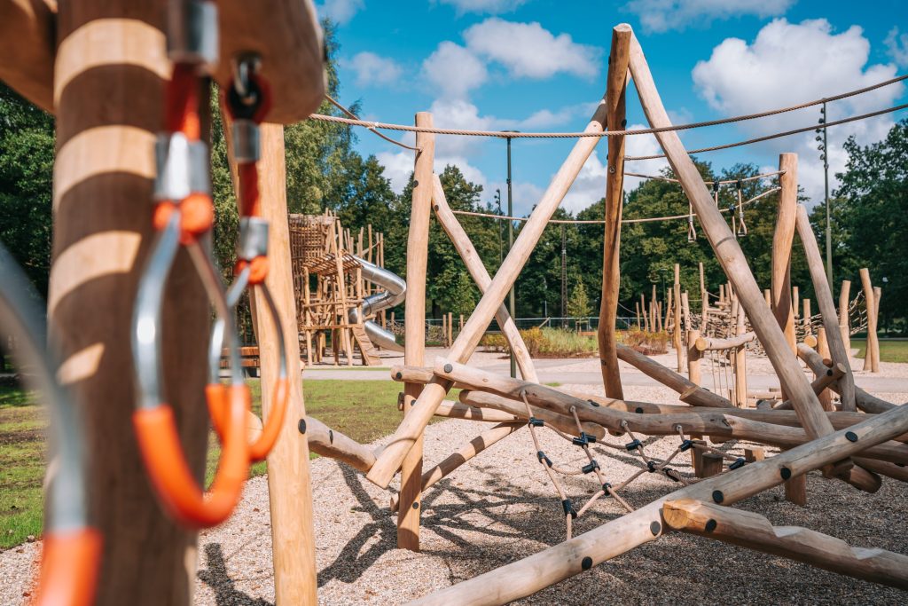 Latvijas Uzvaras parks - 2. kārtā (Uzvaras parks) - Piedzīvojumu parks, Ēdināšanas pakalpojumi, Parks, Sporta laukums vai korti - būvdarbu attēli