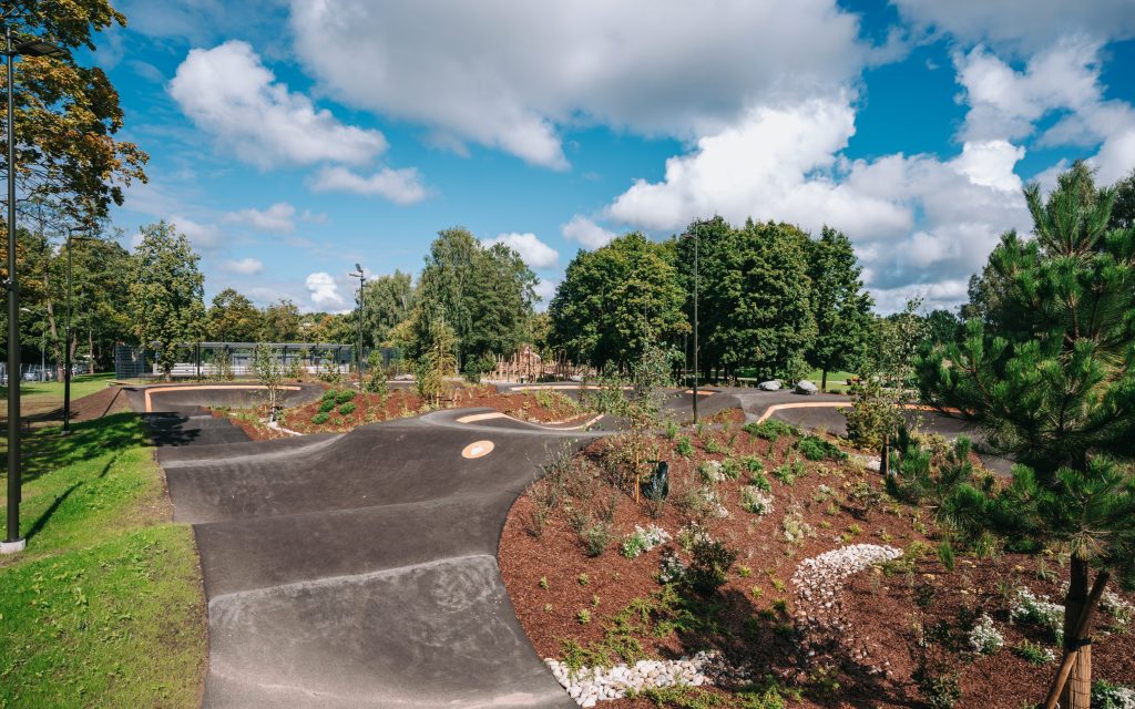 Latvijas Uzvaras parks - 2. kārtā (Uzvaras parks) - Piedzīvojumu parks, Ēdināšanas pakalpojumi, Parks, Sporta laukums vai korti - būvdarbu attēli