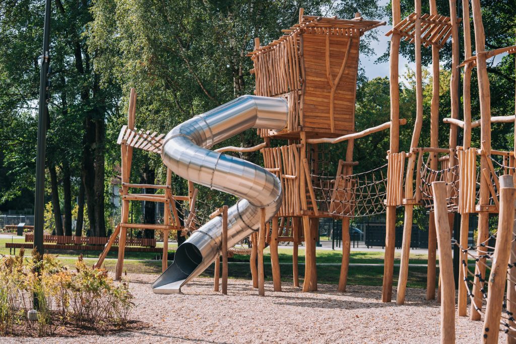 Latvijas Uzvaras parks - 2. kārtā (Uzvaras parks) - Piedzīvojumu parks, Ēdināšanas pakalpojumi, Parks, Sporta laukums vai korti - būvdarbu attēli