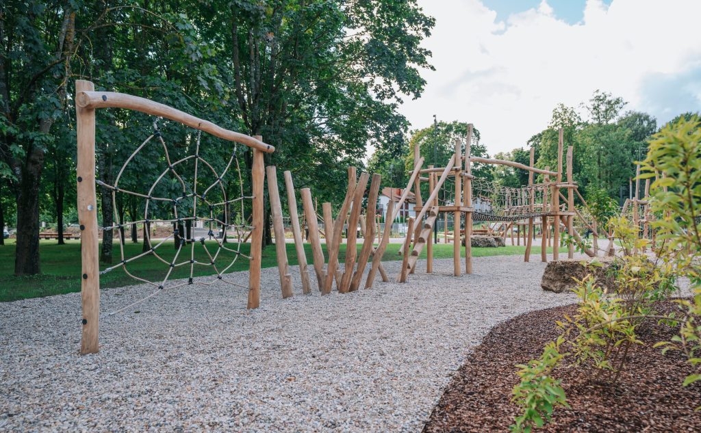 Latvijas Uzvaras parks - 2. kārtā (Uzvaras parks) - Piedzīvojumu parks, Ēdināšanas pakalpojumi, Parks, Sporta laukums vai korti - būvdarbu attēli