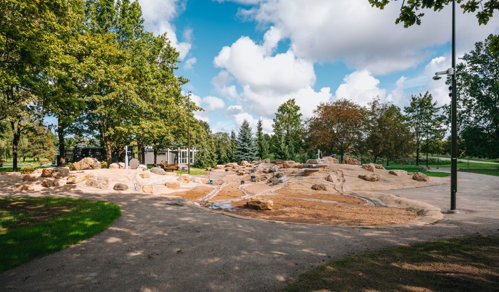 Latvijas Uzvaras parks - 2. kārtā (Uzvaras parks) - Piedzīvojumu parks, Ēdināšanas pakalpojumi, Parks, Sporta laukums vai korti - būvdarbu attēli