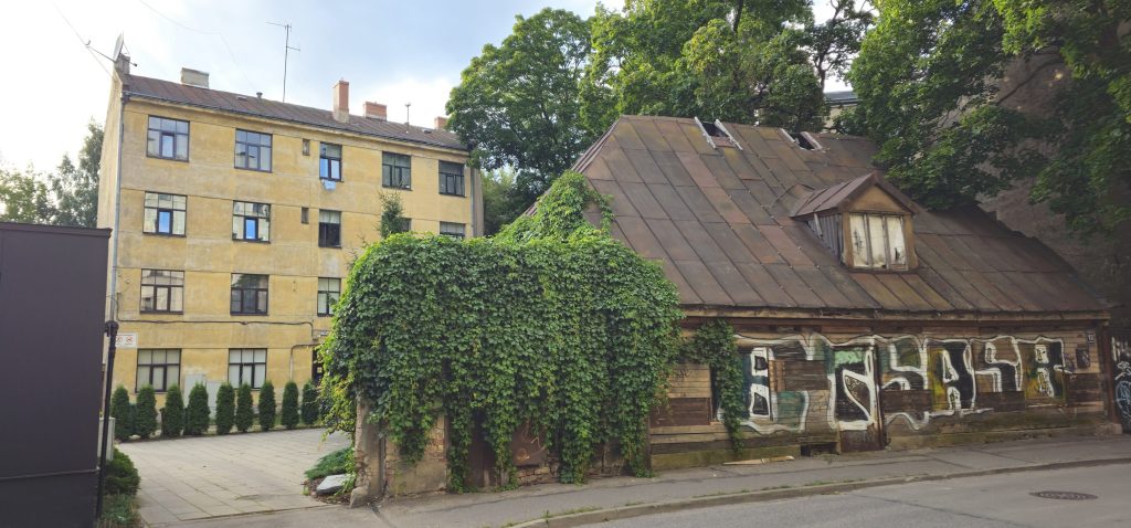 Ādmiņu ielā 13 - 2. ēka (Ādmiņu ielā 13) - Korterelamu - ehituse fotod