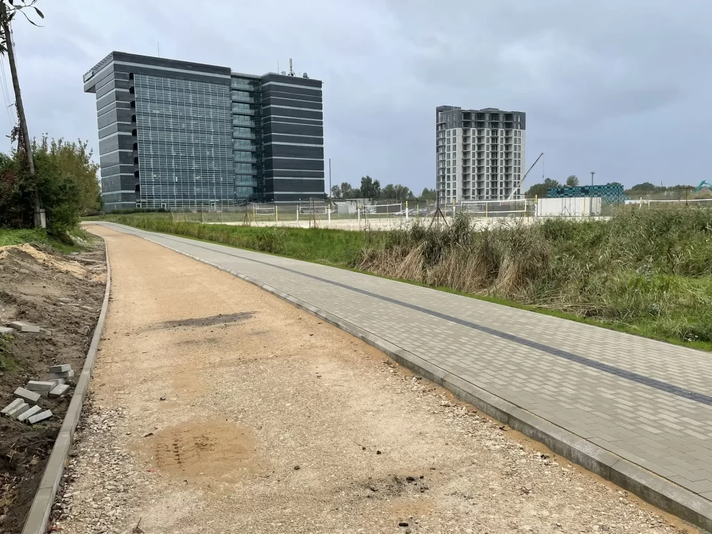 Krustojumu pārbūve Skanstes ielā - 3. kārtā - Gājēju un velosipēdu ceļa izbūve Skanstes ielā, posmā no Sporta ielas līdz Zirņu ielai, (Skanstes ielā) - Bike path - construction photos