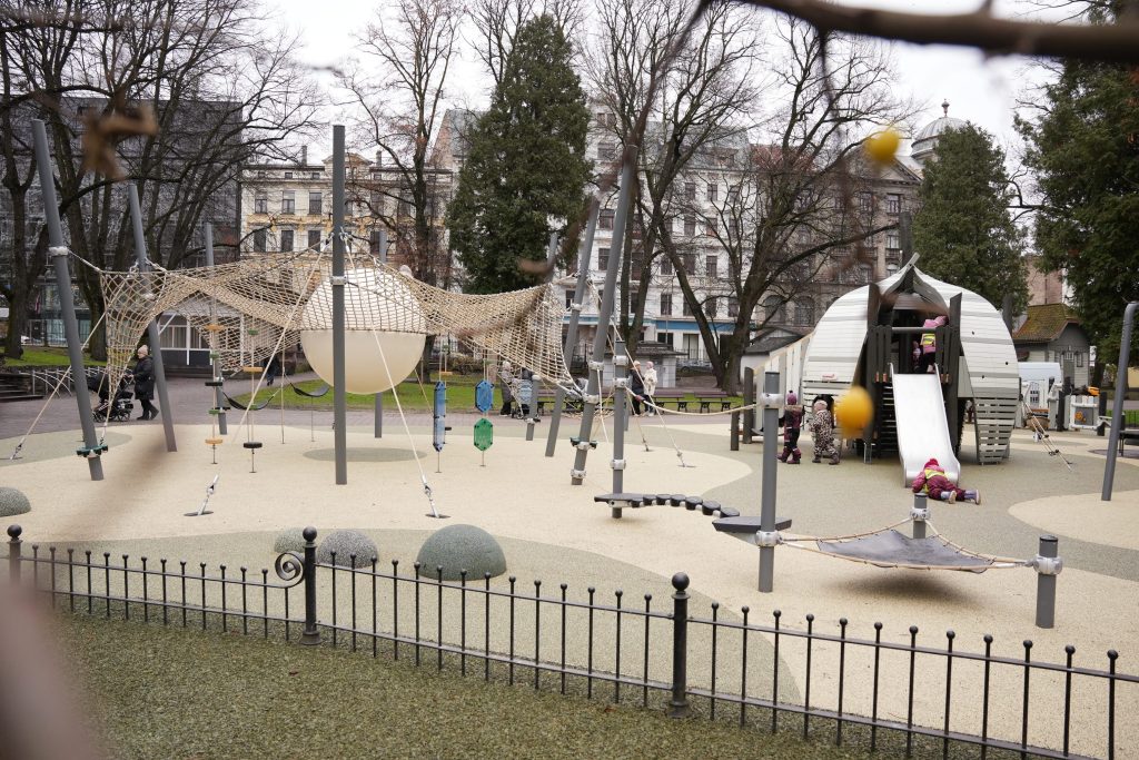 Vērmanes dārzā bērnu rotaļu laukumu atjaunošana (Tērbatas iela 2D) - Park - ehituse fotod