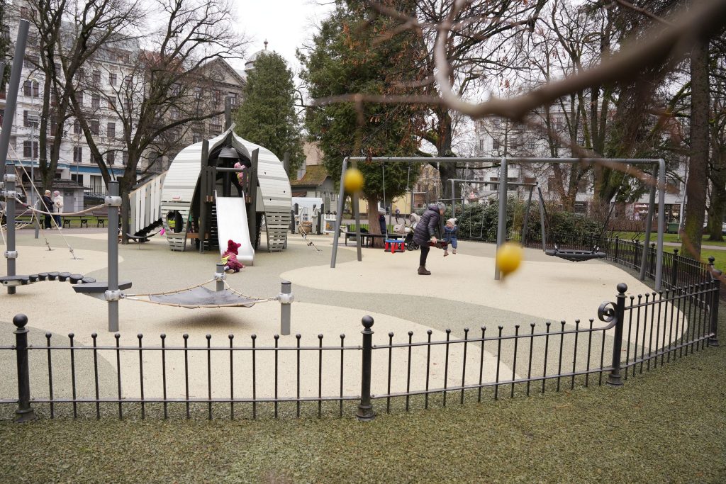 Vērmanes dārzā bērnu rotaļu laukumu atjaunošana (Tērbatas iela 2D) - Park - ehituse fotod