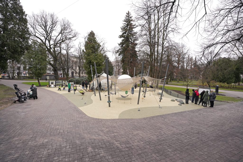 Vērmanes dārzā bērnu rotaļu laukumu atjaunošana (Tērbatas iela 2D) - Park - ehituse fotod