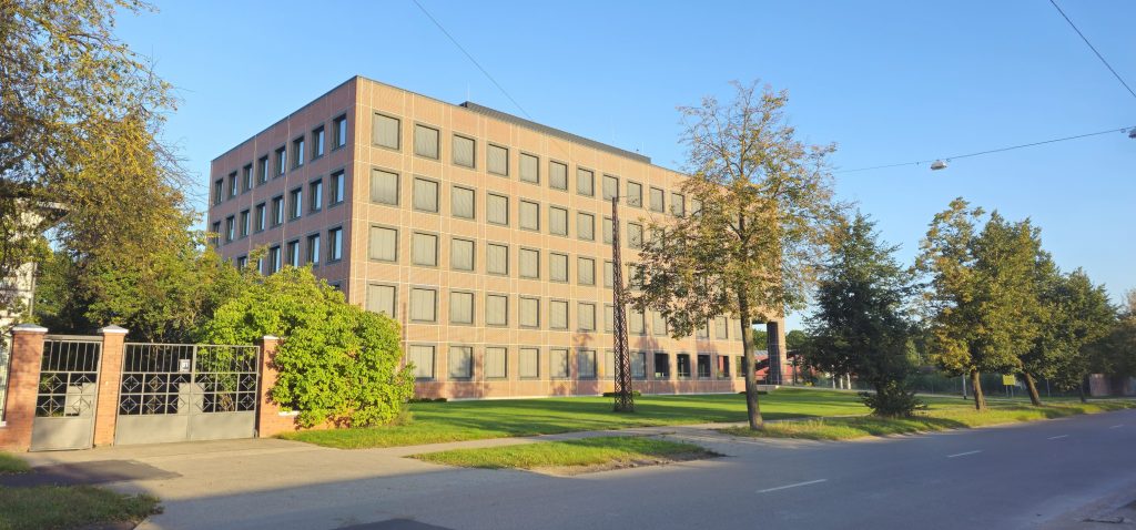 P83 (Pērnavas iela 83) - Büroohoone - visuaalne