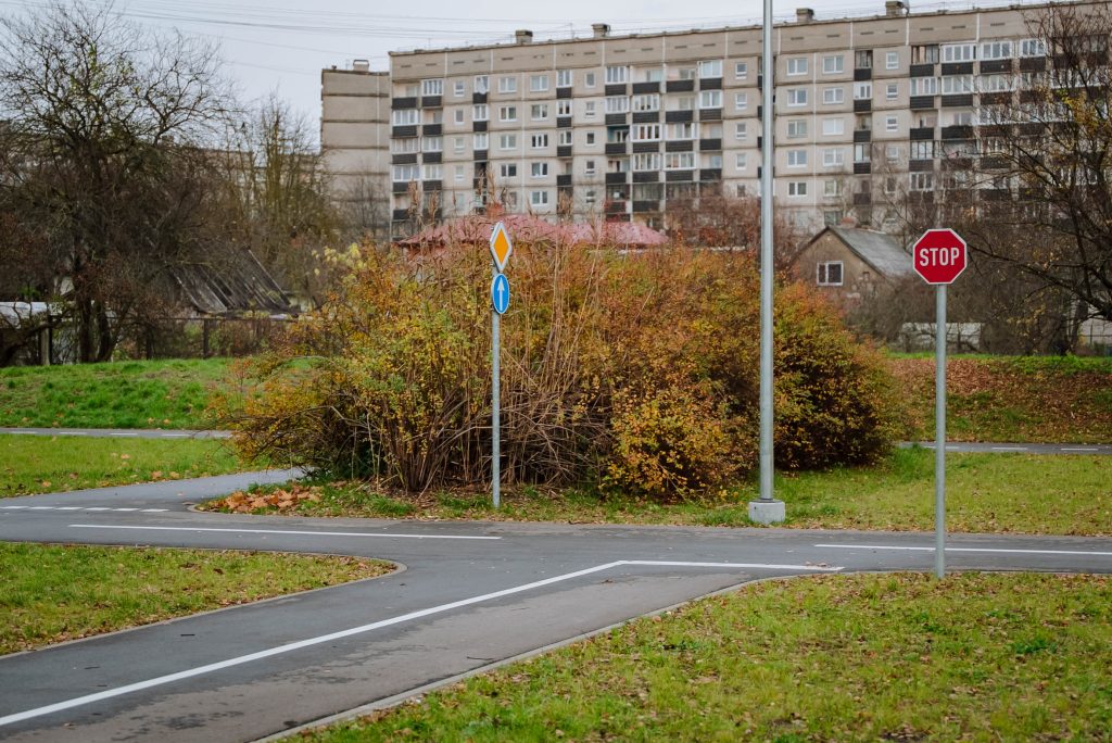 Sesku iela 72B Sporta laukumu un teritorijas labiekārtojums (Sesku iela 72B) - Citi sporta veidi, Sporta laukums vai korti - būvdarbu attēli