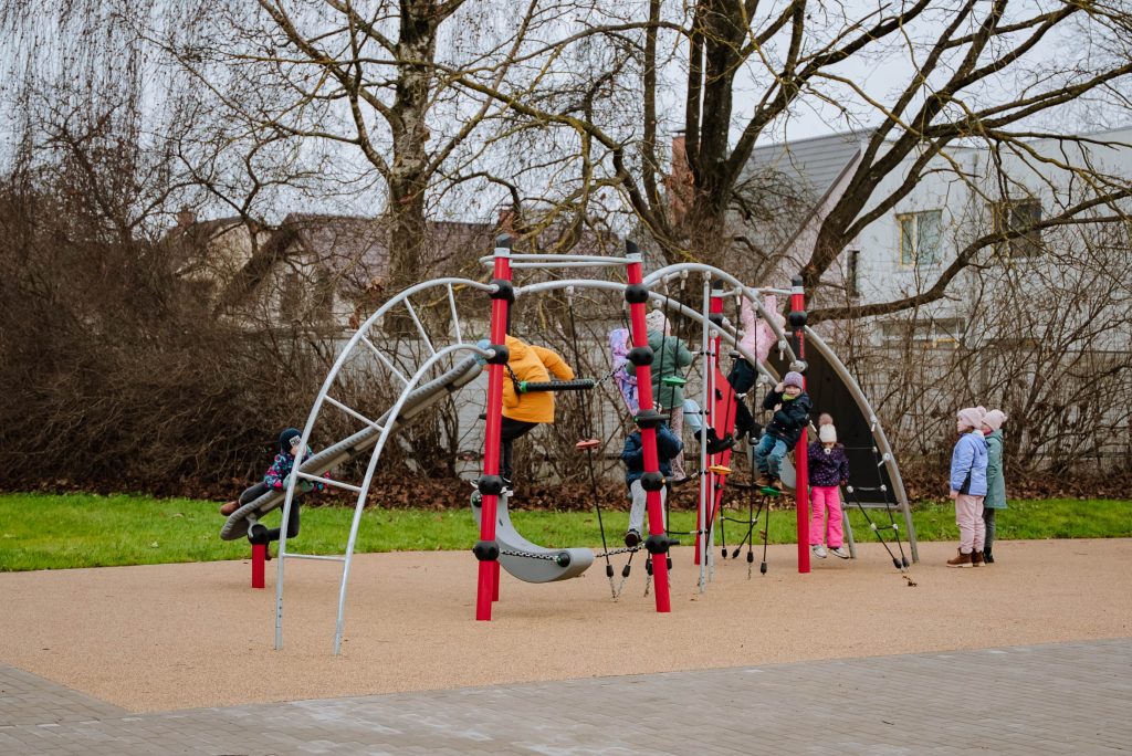 Sesku iela 72B Sporta laukumu un teritorijas labiekārtojums (Sesku iela 72B) - Citi sporta veidi, Sporta laukums vai korti - būvdarbu attēli