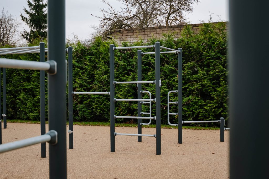 Sesku iela 72B Sporta laukumu un teritorijas labiekārtojums (Sesku iela 72B) - Citi sporta veidi, Sporta laukums vai korti - būvdarbu attēli