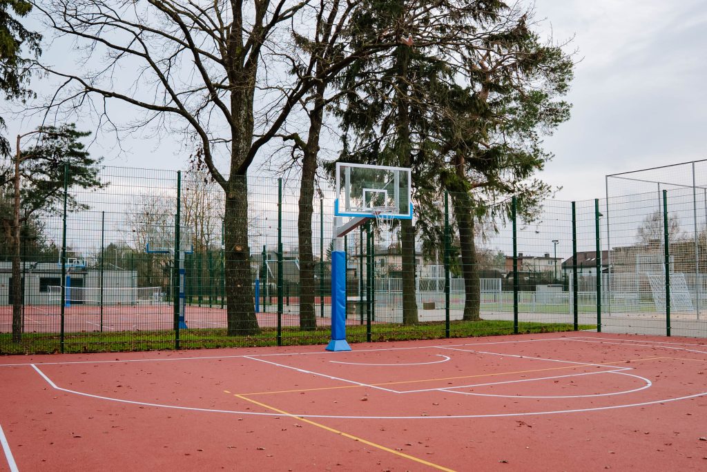 Sesku iela 72B Sporta laukumu un teritorijas labiekārtojums (Sesku iela 72B) - Citi sporta veidi, Sporta laukums vai korti - būvdarbu attēli