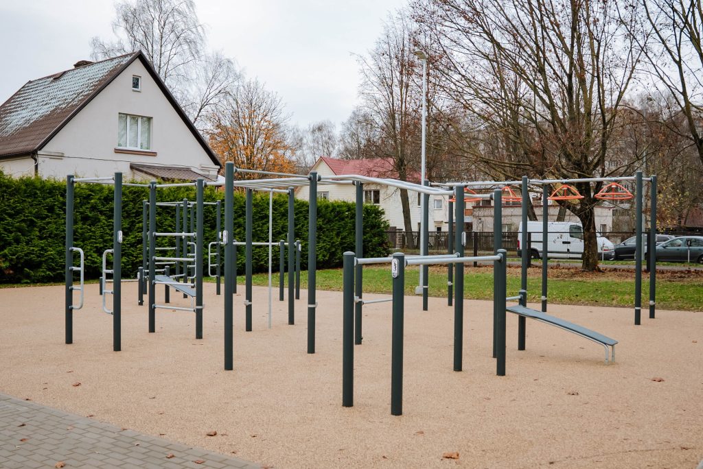 Sesku iela 72B Sporta laukumu un teritorijas labiekārtojums (Sesku iela 72B) - Citi sporta veidi, Sporta laukums vai korti - būvdarbu attēli