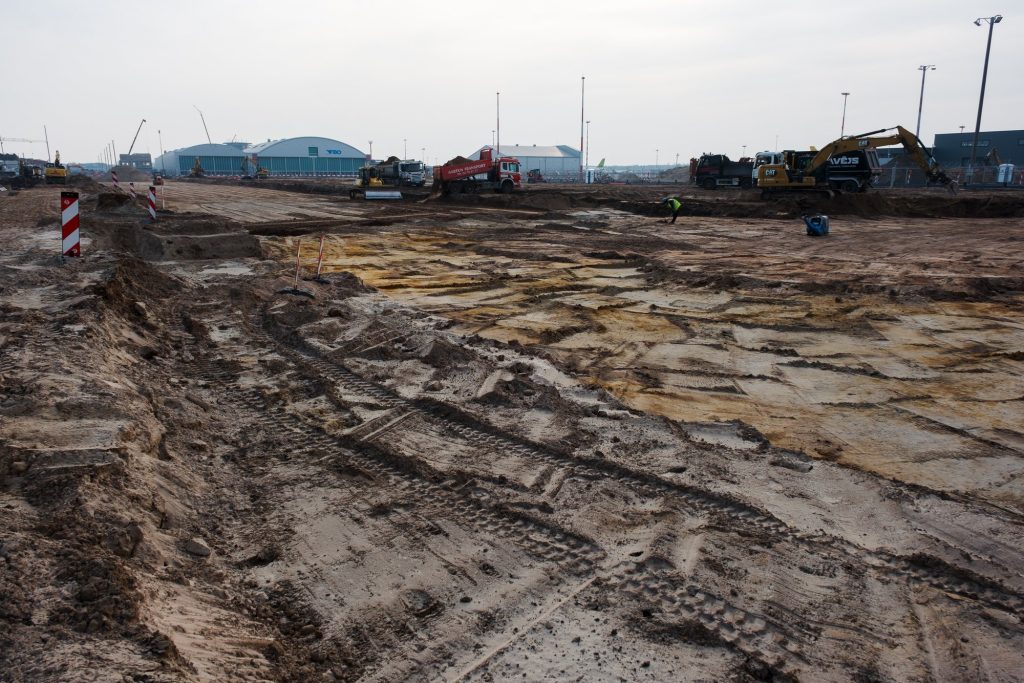 Rīgas lidostas 4. perona pārbūve (Ziemeļu iela 20) - Paslaugų terminalas - statybų nuotraukos