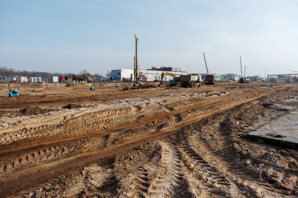 Rīgas lidostas 4. perona pārbūve (Ziemeļu iela 20) - Paslaugų terminalas - statybų nuotraukos