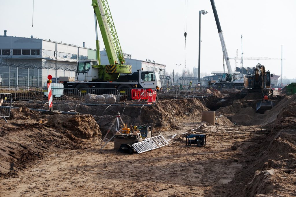 Rīgas lidostas 4. perona pārbūve (Ziemeļu iela 20) - Paslaugų terminalas - statybų nuotraukos