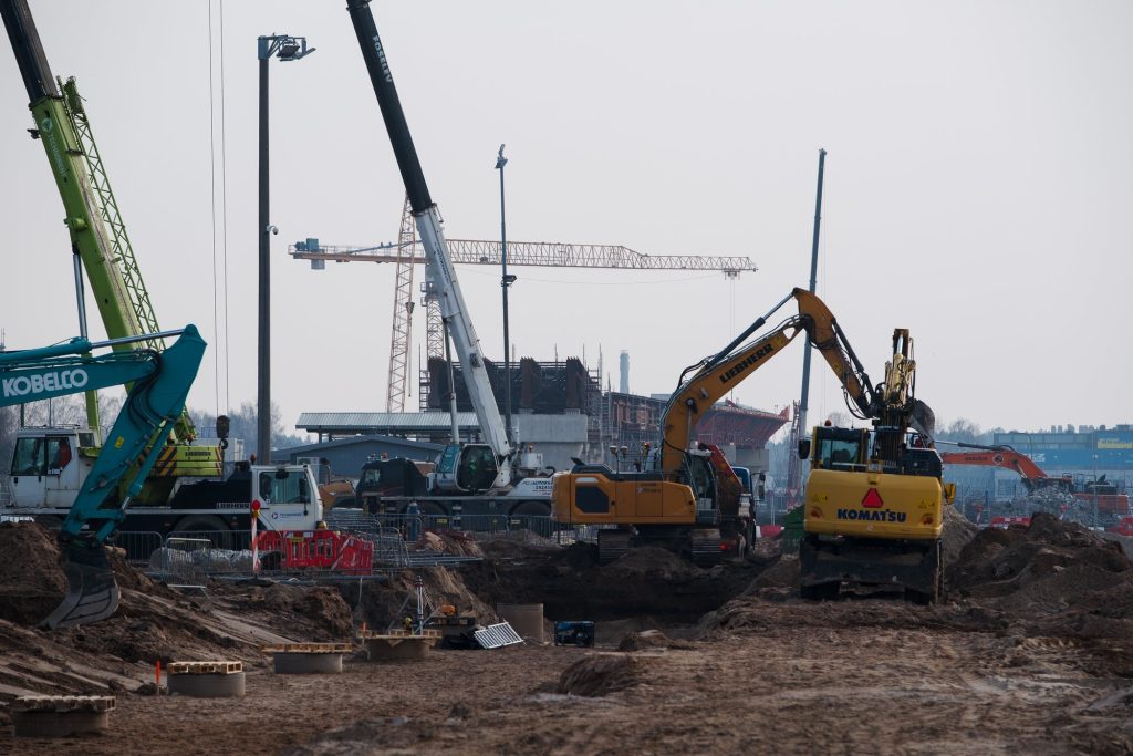 Rīgas lidostas 4. perona pārbūve (Ziemeļu iela 20) - Paslaugų terminalas - statybų nuotraukos