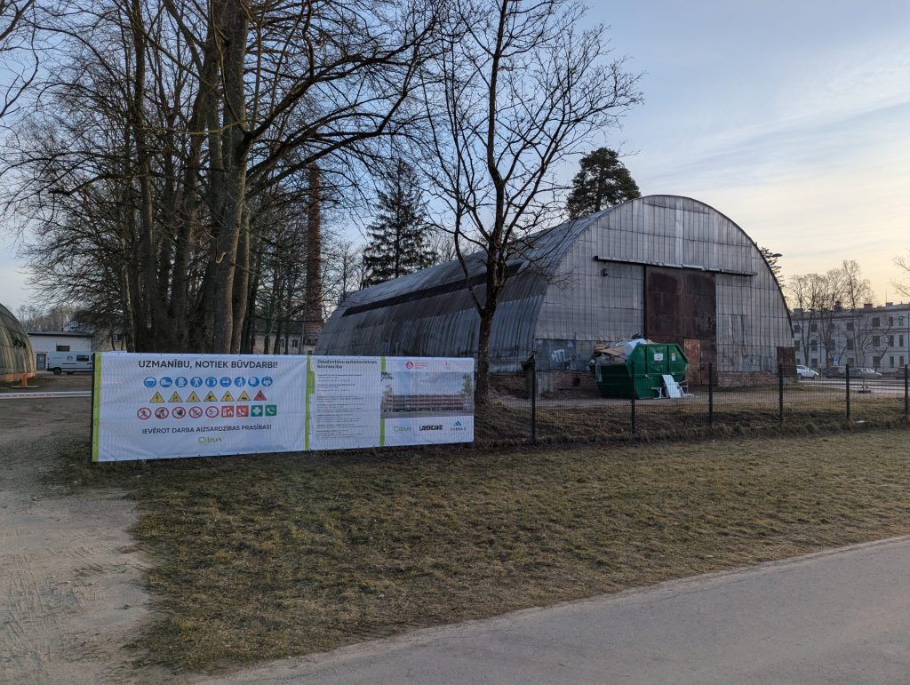 Daudzstāvu autonovietne BKUS teritorijā (Vienības gatve 45) - Stovėjimo aikštelė - statybų nuotraukos