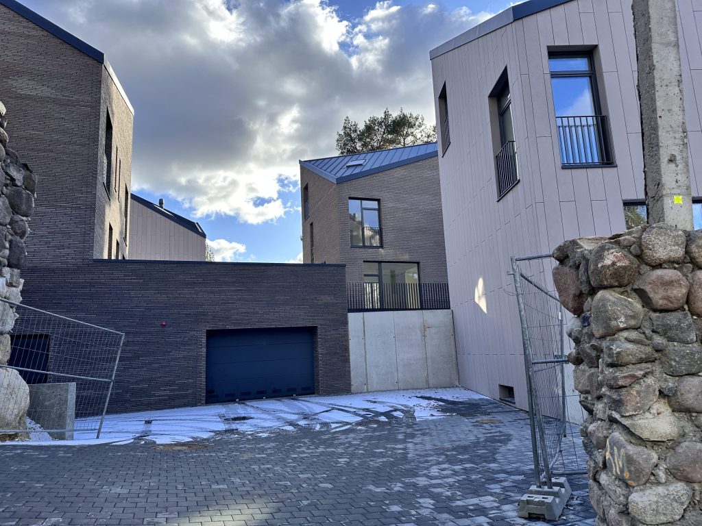 Antakalnio vilos (Lentupio g. 19, 19A, 21) - Row housing - construction photos