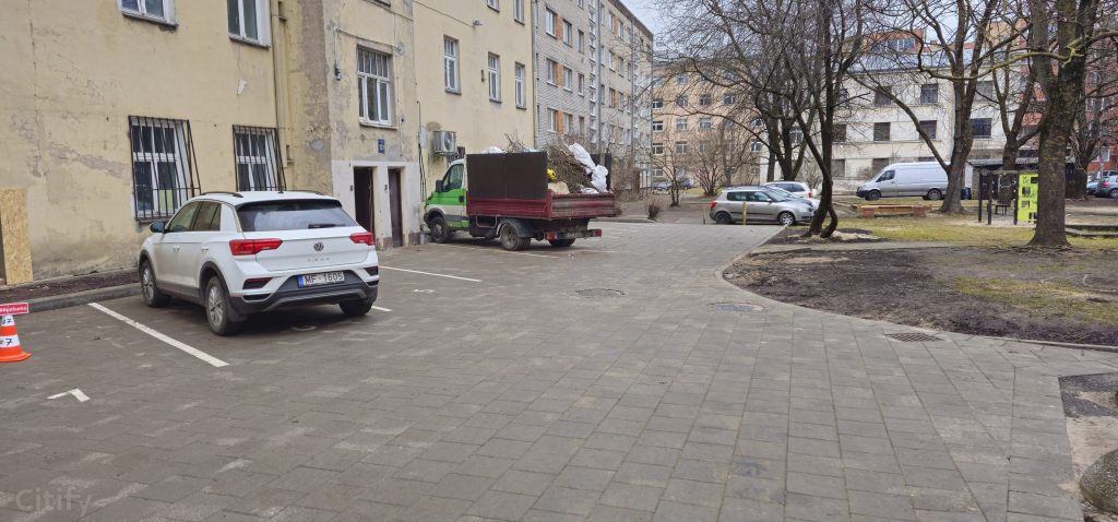 Aleksandra Čaka iela 135 (Aleksandra Čaka iela 135) - Verslo centras, Stovėjimo aikštelė - statybų nuotraukos