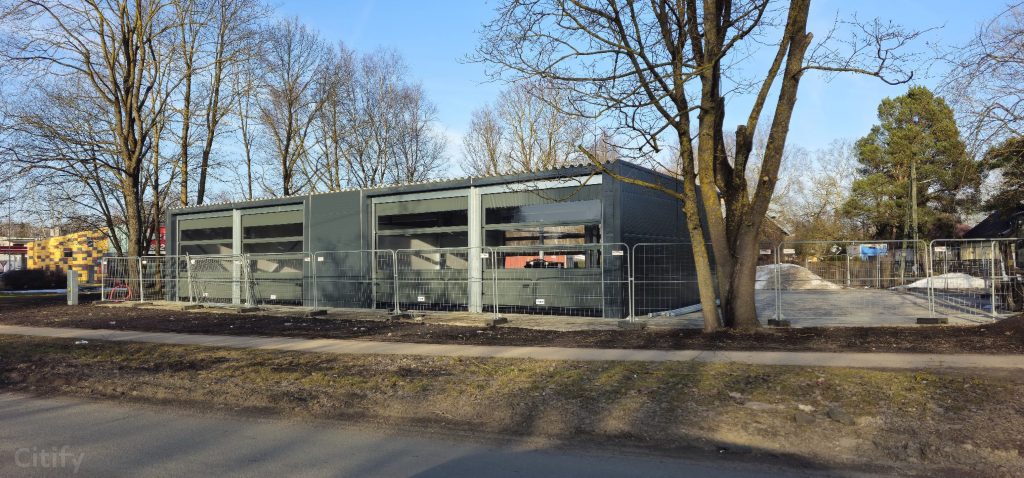 Puto - Jūrkalnes ielā b/n (Jūrkalnes ielā b/n) - Automobilių plovykla - statybų nuotraukos